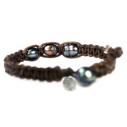 Armband Classic B9 – Zwarte Parel – Sterling Zilver – vintage bruin leder macrame