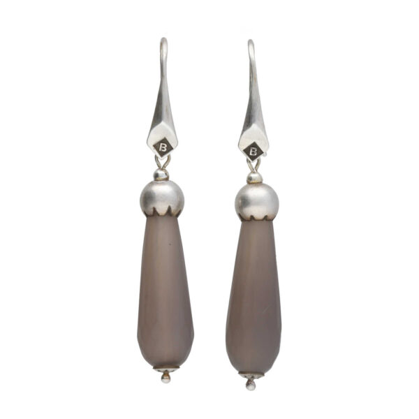 Oorbellen Elegance – Taupe facet geslepen geborsteld Agaat – geborsteld Sterling Zilver