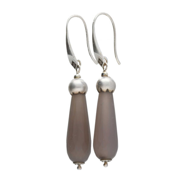 Oorbellen Elegance – Taupe facet geslepen geborsteld Agaat – geborsteld Sterling Zilver