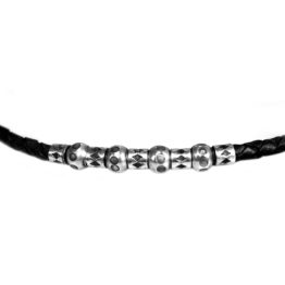 Ketting Classic W6 – zwart gevlochten leder – geoxideerd Sterling Zilveren kralen