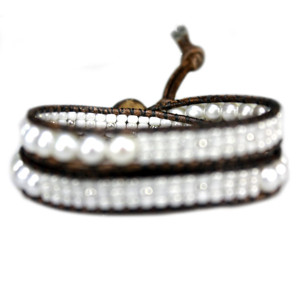 Wikkelarmband Classic B6 – witte Parels – vintage Leer – Tsjechisch glas – Sterling Zilver