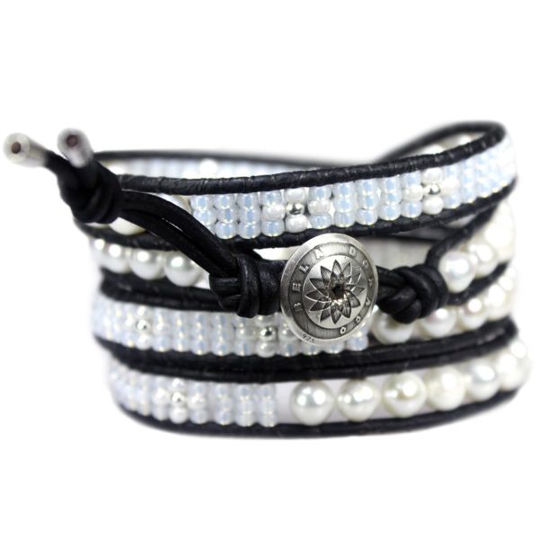 Wikkelarmband Classic B6 – witte Parels – zwart Leer – Tsjechisch glas – Sterling Zilver