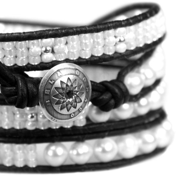 Wikkelarmband Classic B6 – witte Parels – zwart Leer – Tsjechisch glas – Sterling Zilver