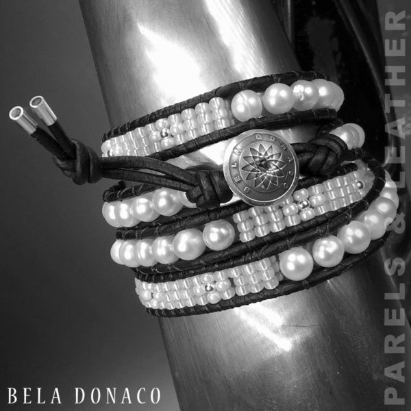 Wikkelarmband Classic B6 – witte Parels – zwart Leer – Tsjechisch glas – Sterling Zilver